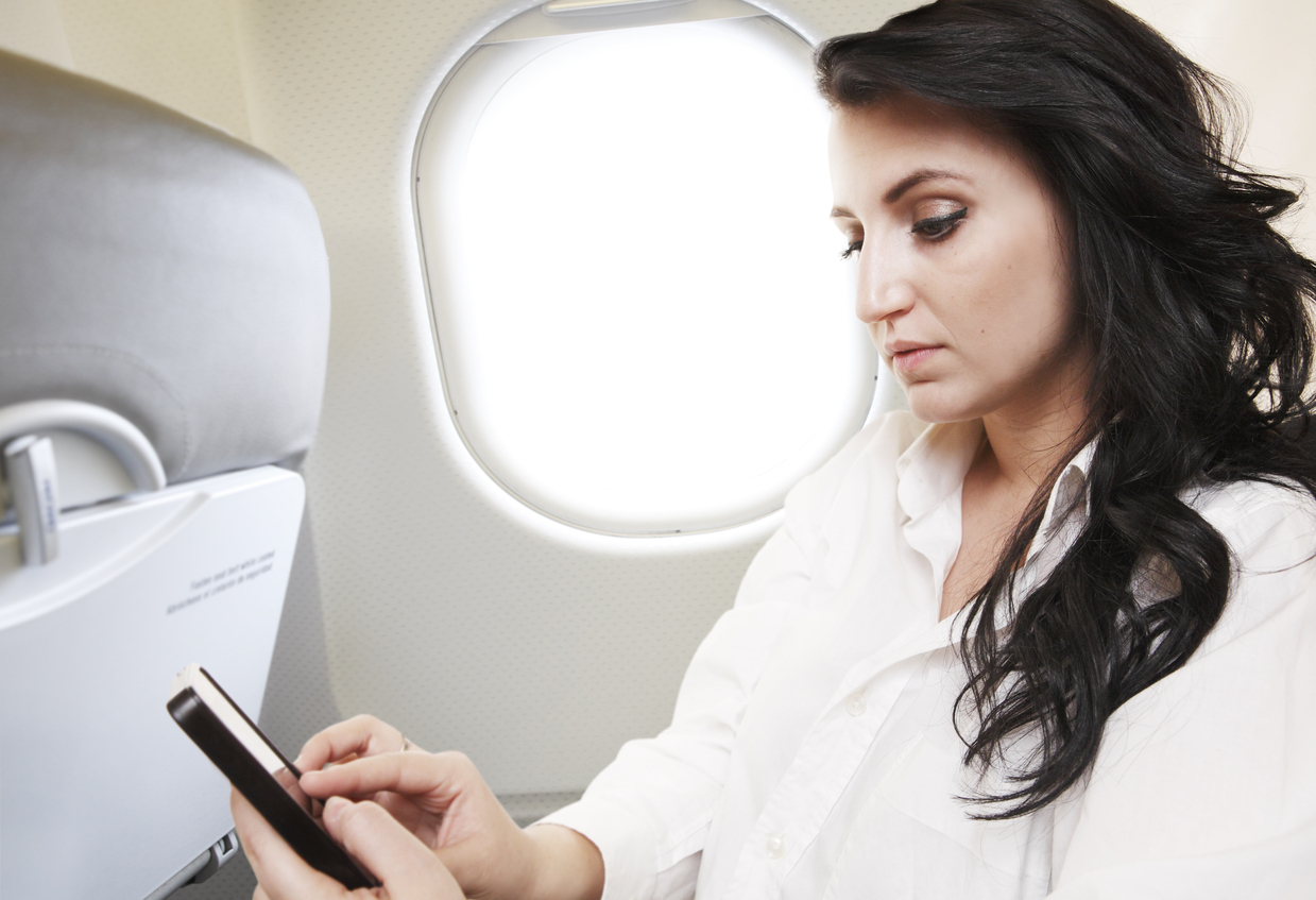How to Stay Entertained On a Flight using an IFE system | AdonisOne